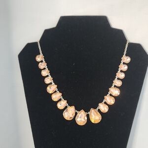 Elegant Gold Teardrop Necklace